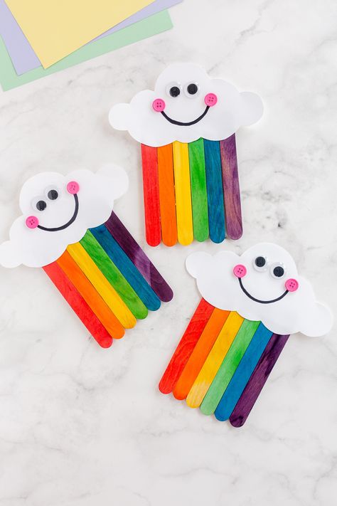 Nursery Class Art And Craft, Daycare Diy Ideas, Popcicle Crafts Kids, Make A Rainbow Craft, 1st Grade Arts And Crafts Ideas, Popcycle Stick Crafts For Kids, Popsicle Arts And Crafts, Lolly Stick Crafts For Kids, Weather Arts And Crafts For Kids