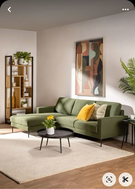 Sofas Ideas Living Room Sectional, Modern Colourful Living Room, Apartment Living Room Sofas, Simple Sofa Design, Green Couch Decor, Living Room Decor Simple, Living Room Sofas Ideas, Simple Living Room Ideas, Cozy Living Room Furniture