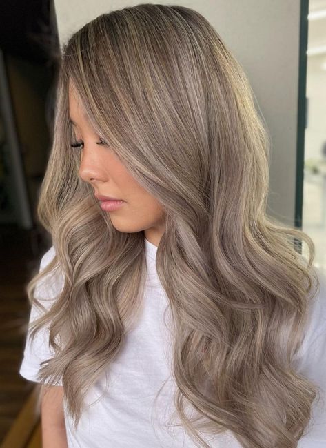 Long Wavy Ash Blonde Hair Ash Blonde Tan Skin, Ash Blonde Brown Hair, Light Ash Blonde Hair Color, Dark Ash Blonde Hair, Ash Blonde Hair Balayage, Light Ash Blonde Hair, Ashy Blonde Hair, Blond Beige, Ombre Hairstyles