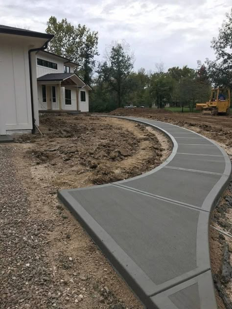 How To Build Concrete Decorative Finishing Idea - Engineering Discoveries Concrete Ramp Walkway, Drive Way Ideas Concrete, Front Sidewalk Ideas, Front Walkway Landscaping, Sidewalk Ideas, Sidewalk Landscaping, Concrete Path, Walkway Landscaping, Concrete Patio Designs