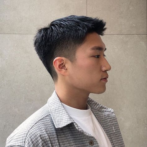 Boho Beauties: Bohemian Inspired Hair for Girls Asian Fade Haircut, Asian Men Short Hairstyle, Very Short Hair Men, Short Hair For Boys, Asian Man Haircut, Mens Haircuts Short Hair, Asian Haircut, Korean Short Hair, Mens Hairstyles Thick Hair