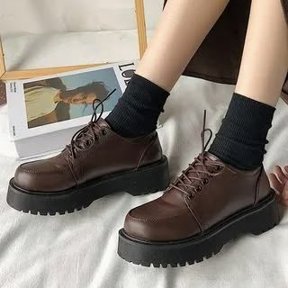 Buy Inocha Platform Lace Up Oxford Shoes at YesStyle.com! Quality products at remarkable prices. FREE Worldwide Shipping available! Dark Academia Shoes, Dark Academia Women, Academia Shoes, Vintage Shoes Women, Brown Oxford Shoes, Oxford Platform, Academia Fashion, Black Leather Loafers, Brown Shoes