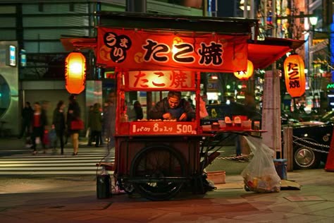 Takoyaki Stand Food Takoyaki, Japan Street Food, Street Food Design, Japan Clothing, Food Stall Design, Japanese Restaurant Design, Clothing Vendors, Japan City, Japanese Street Food