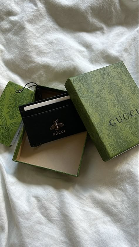 #cardholder #gucci #mensfashion #menstyle #fashionista Ivy League Look, Gucci Mens Wallet, Card Holder Ideas, Gucci Card Holder, Handbag Essentials, Mens Casual Dress Outfits, Luxury Wallet, Designer Wallets, Mens Casual Dress