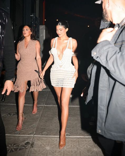 Kylie Jenner Maxi Dress, Kylie Jenner Club Outfit, Kylie Jenner Birthday Outfit, Kylie Jenner Balmain, Kylie Jenner And Stassie, Kylie Stassie, Kylie And Stassie, Kylie Cosmetics Store, Jenner And Kardashian