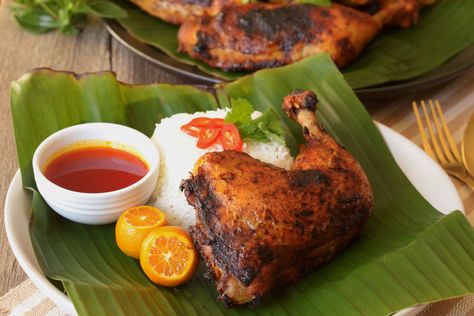 Asian Roasted Chicken, Roast Chicken Thigh Recipes, Chicken Inasal, Chicken Parts, Chicken Thigh Recipe, Barbecue Chicken Recipe, Roasted Chicken Thighs, Honey And Soy Sauce, Ayam Bakar