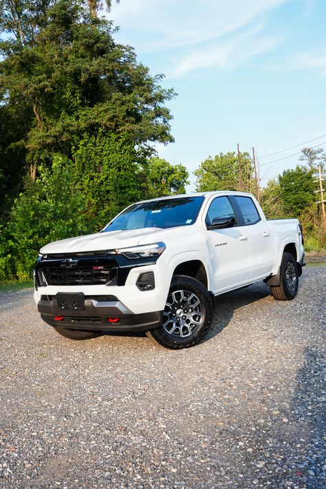 Built to handle the tough jobs and open road meet the 2024 Chevy Colorado Z71! 🤠 💪 🛣️ (Stock#B40344)   #HealeyBrothers #HudsonValley #HVNY #chevy #chevycolorado #colorado 2024 Chevy Colorado, Chevy Colorado Z71, Chevrolet Colorado Z71, Chevrolet Dealership, New Hampton, Hudson Valley Ny, Lifted Chevy, Lifted Chevy Trucks, Chevy Colorado