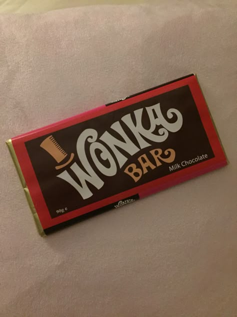 Wonka bar 🍫 Willy Wonka Chocolate Bar, Wonka Chocolate Bar, Wonka Bar, Wonka Chocolate, Willy Wonka, Timothee Chalamet, Chocolate Bar, Cute Food, Diy Christmas Gifts