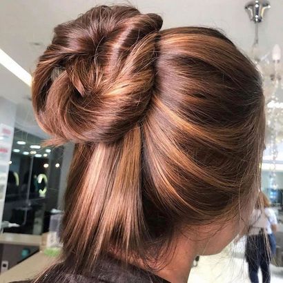 Pretty Bun, Hair Color Chocolate, Hair Color Caramel, Chocolate Hair, Gorgeous Hair Color, Spring Hair Color, Caramel Hair, Dark Blonde Hair, Auburn Hair