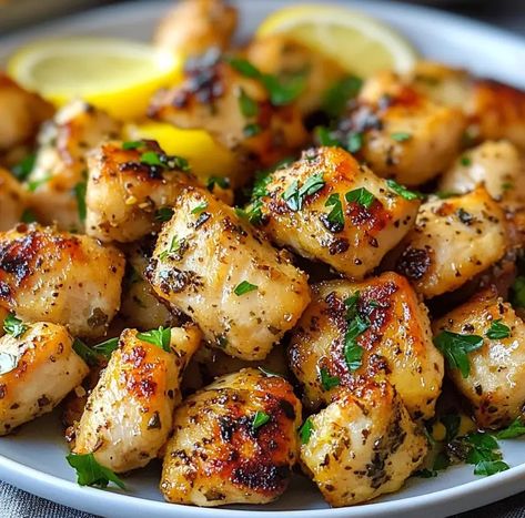 Lemon Garlic Chicken Bites - Garlic Chicken Bites, Chicken Bites Recipes, Lemon Garlic Chicken, Citrus Chicken, Chicken Bites, Best Side Dishes, Chicken Dinners, Boneless Skinless Chicken, Garlic Chicken