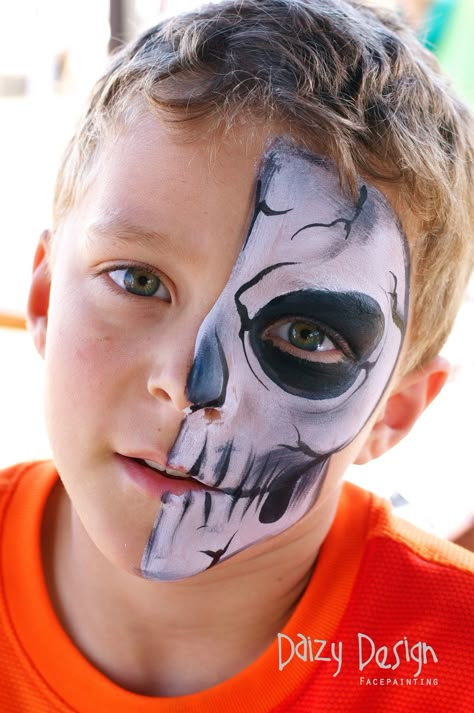 Kids Halloween Face, Face Painting Halloween Kids, Skeleton Face Paint, Halloween Makeup For Kids, Face Painting Ideas, Face Painting For Boys, Skull Face Paint, Halloweenský Makeup, Skeleton Face