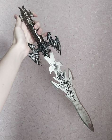 Knife Aesthetic, Creepy Cute Fashion, Pretty Knives, Dagger Knife, Cool Swords, Knife Collection, Cool Knives, Fantasy Aesthetic, Dark Ages