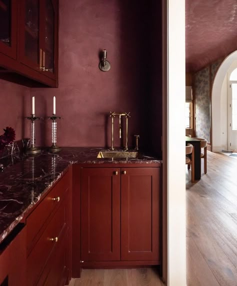 Oxblood Kitchen, Red Countertop Kitchen, Burgundy Kitchen Cabinets, Green And Red Kitchen, Dark Red Kitchen, Maroon Kitchen, Burgundy Kitchen, Red Kitchen Walls, Quirky Apartment