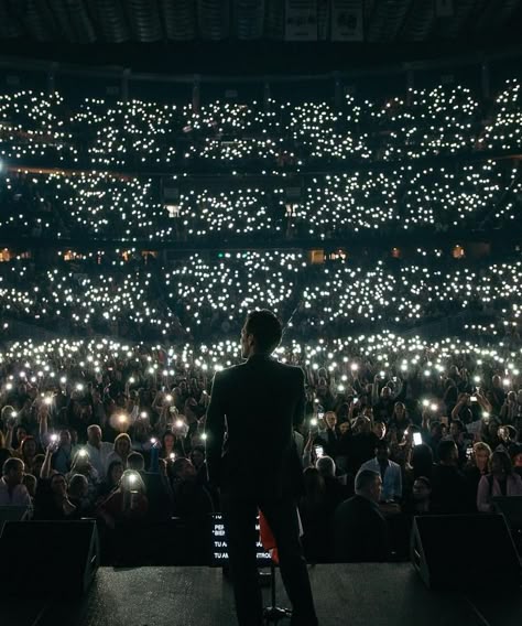 Concert Crowd From Stage View, Concert View From Stage, Concert Crowd From Stage, Concert Crowd Aesthetic, Stage Aesthetic Concert, Singer On Stage, Sold Out Concert, Expensive Presents, Concert Crowd