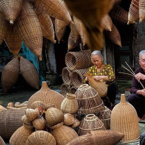 Fishing Baskets, Beautiful Vietnam, Fishing Basket, Basket Uses, Quaint Village, Hanoi Vietnam, Decor Details, Traditional Crafts, Local Artisans