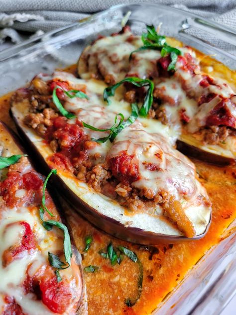 Cheesy Lasagna Stuffed Eggplant - Hip Hip Gourmet Eggplant Boats, Stuffed Eggplant, Liver Recipes, Egg Plant, Eggplant Dishes, Liver Diet, Eggplant Parmesan, Eggplant Recipes, Idee Pasto Sano