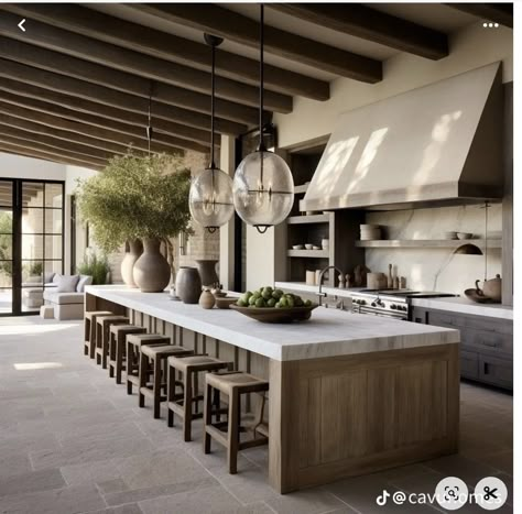 Casa Vintage, Modern House Exterior Colors, Kitchen Inspiration Design, Outdoor Kitchens, Large Kitchen, Outdoor Kitchen Design, Mountain Home, Casas De Ensueño, House Kitchen