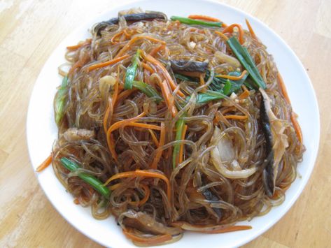 Chop Chae Recipe, Jap Chae Recipe, Chap Chae, Jap Chae, Korean Noodle Dishes, Glass Noodles Recipe, Korean Glass Noodles, Recipe Korean, Cellophane Noodles