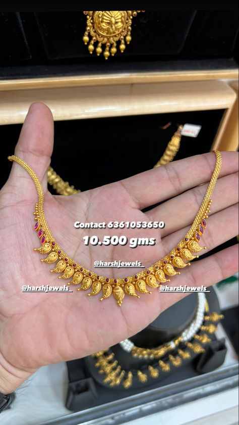 Lightweight Necklace Gold Indian, Gold Mango Necklace Designs, Mango Gold Necklace, Mango Chain Gold, Light Weight Antique Haram Designs Gold, Necksets Gold Designs, 10grms Gold Necklace Designs, Mango Design Necklace Gold, Mango Necklace Indian Gold