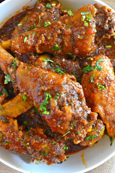 Garlic Kuku Kienyeji (with homemade spice blend) Kienyeji Chicken Recipe, Kenyan Dishes Recipe, Kenyan Food Recipes, Kenyan Dishes, Mandazi Recipe, Chicken Chops, Simple Chicken Recipes, Chicken Chop, Kenyan Food