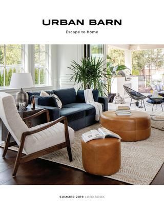 Urban Barn Living Room, Men Living Room, Barn Living Room, Small Studio Apartment Decorating, Americana Farmhouse, Modern Americana, Family Room Inspiration, Blue Couch, Barn Living