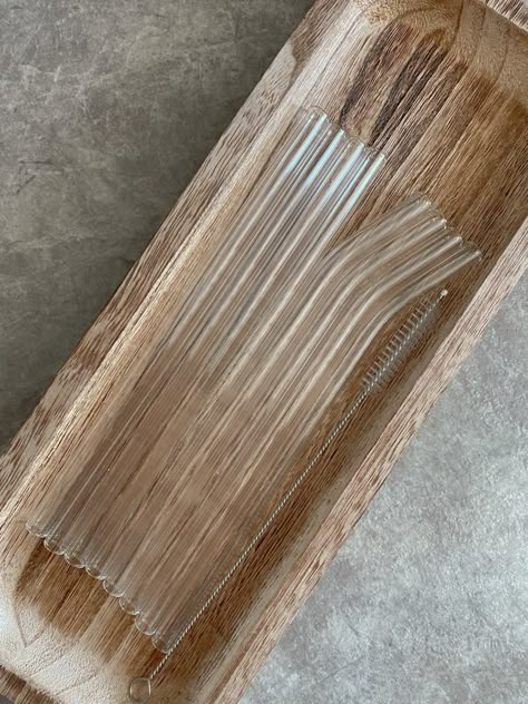 Clear Glass Straws, Reusable Straws Aesthetic, Glass Straw Aesthetic, Glass Straws Aesthetic, Aesthetic Glass, Crockery Design, Kitchen Gadgets Unique, Apartment Needs, Gadgets Kitchen Cooking