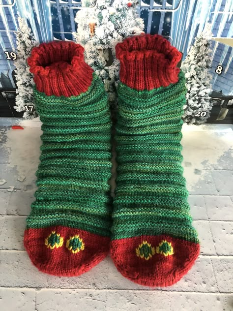 Socks Pattern, I'm With The Band, Hungry Caterpillar, Crochet Inspo, Tube Socks, Amelie, Dream Clothes, Fiber Arts, Cute Crochet