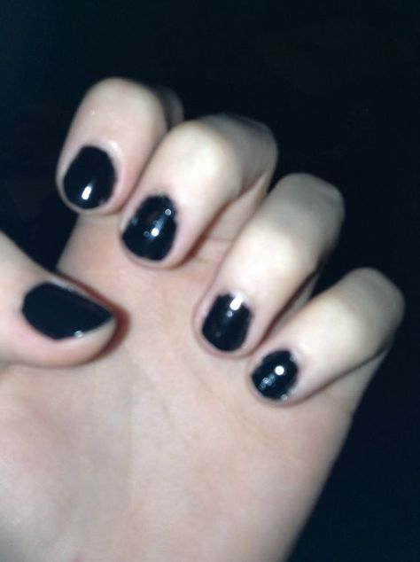 Black Chipped Nails Aesthetic, Black Nails Chipped, Black Nail Polish Aesthetic Grunge, Chipped Black Nail Polish, Black Nails Painted, Black Painted Nails Aesthetic, Messy Nail Polish, Chipped Black Nails Aesthetic, Black Chipped Nails