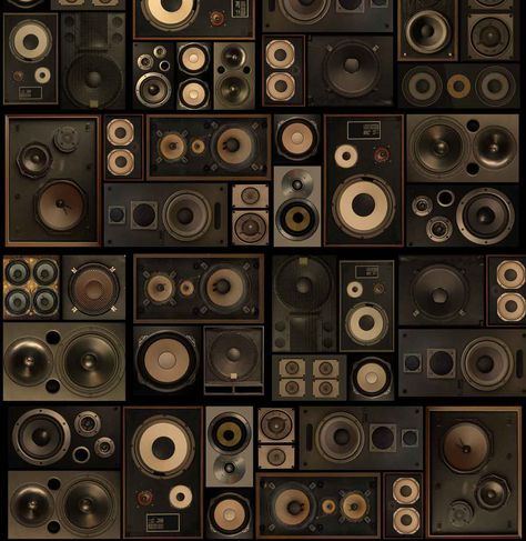 Speaker Wallpaper, Design Your Own Wallpaper, Wall Of Sound, Vintage Speakers, Speaker Box, Traditional Interior Design, Custom Murals, Music Room, Vintage Wall Art