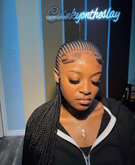 Cornrows Small Straight Back, Mini Straight Back Feed In Braids, Small Feed Ins To The Back, Small Feedin Braids Straight Back Design, Small Stitch Braids Cornrows, Small Cornrows Braids For Black Women, Straight Up Cornrows Black Women, Small Straight Backs, Small Straight Back Feed In Braids