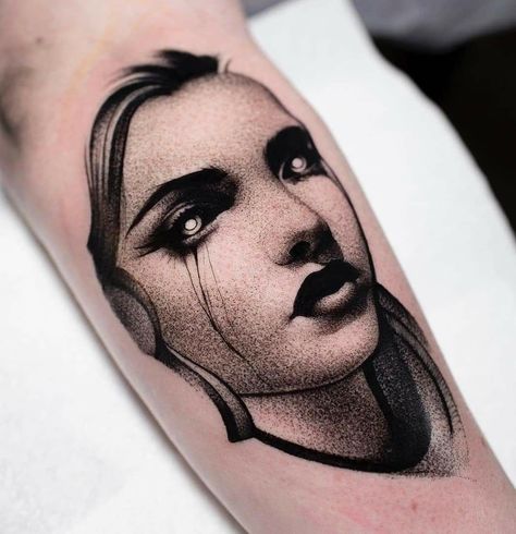 Stipple Shading Tattoo, Dotwork Portrait, Tattoo Puntillismo, Surrealism Tattoo, Line Tattoo Ideas, Mary Tattoo, Tattoo Shading, Single Line Tattoo, Tiger Tattoo Design