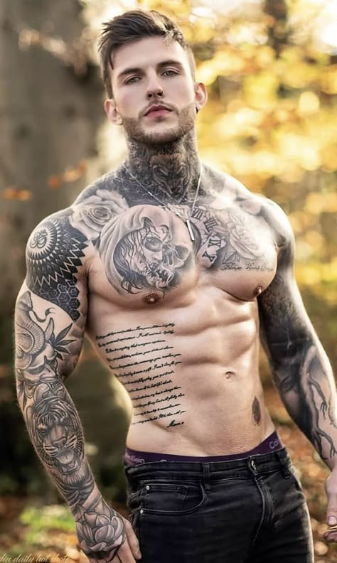 r a w w o r l d Tatted Guys, Tatted Men, Muscle Tattoo, Tattooed Men, Fitness Tattoos, Boy Tattoos, Inked Men, Hot Tattoos, Men Bodies