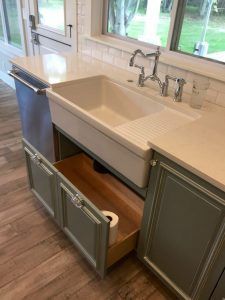 Rustic Farmhouse Kitchen Cabinets, Cottage Kitchen Cabinets, Decor Ikea, Farmhouse Kitchen Cabinets, Farmhouse Kitchen Design, Kitchen Cabinets Makeover, Rustic Farmhouse Kitchen, Grey Kitchen Cabinets, Kitchen Upgrades