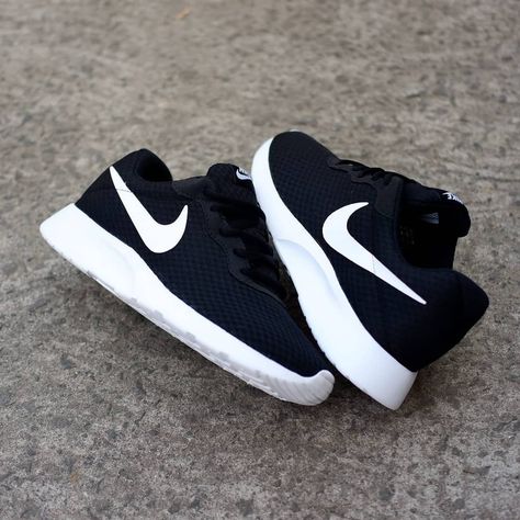 Kasut Nike, White Running Shoes, Nike Tanjun, Roshe Run, Discount Nikes, Nike Roshe Run, Cheap Nikes, Nike Roshe, Boots Sneakers