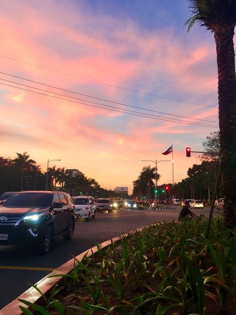 Roxas Boulevard, Manila- Sunset- Golden Hour Sunset In Manila, Best Friend Pictures Tumblr, Best Friend Pictures, Friend Pictures, Baby Cats, Golden Hour, Manila, Photo Poses, Philippines