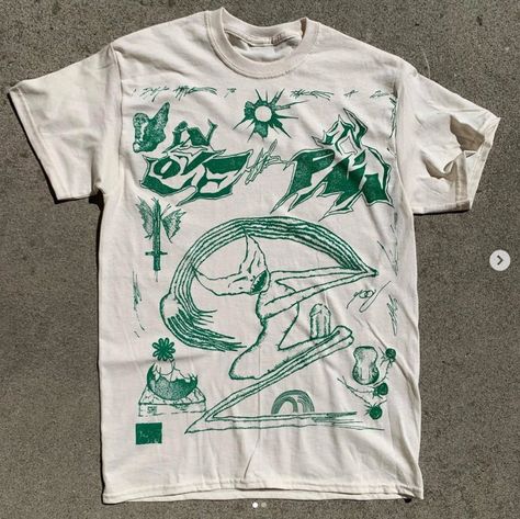 Graphic T Shirt Upcycle, How To Print A Picture On A Shirt, Drawing On White Shirt, Custom T Shirt Design Ideas, Merch T-shirt, Screenprinting Ideas T Shirts Design, Custom Clothes Ideas T Shirts, Painting T Shirts Ideas, Screenprint T Shirt