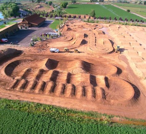 Home Dirt Bike Track, Dirtbike Tracks Backyard, Diy Dirt Bike Track, Backyard Motocross Track, Pit Bike Track, Dirt Bike Track Backyard, Backyard Bike Track, Family Compound Ideas Layout, Atv Track