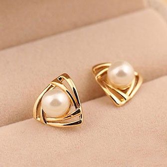 Cute Triangle Pearl Earring Studs|Fashion Earrings - JewelryAccessories- ByGoods.com Fashion Earrings Studs, قلادات متدلية, Studded Accessories, Earring Pearl, Vintage Earring, Triangle Earrings Stud, Earring Drop, Handmade Earring, Earring For Women