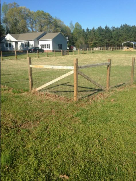 Ideas on fence corners anyone? | Page 2 | BackYardHerds.com Corner Fence Post Bracing, Field Fencing Ideas, Horse Fencing Ideas Cheap, Livestock Fence Ideas, Pasture Fence Ideas, Corner Post Fence Ideas, Cattle Fencing Ideas, Cow Fence Ideas, Fence Corner Ideas