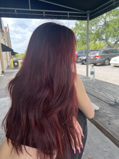 Dark Red Over Brown Hair, Outfits With Burgandy Hair, Dimensional Cherry Red Hair, Burgundy Hair On Pale Skin, Hair Inspo Color Shoulder Length, Cold Red Hair Color, Long Cherry Red Hair, Subtle Dark Red Hair, Dark Red Hair Layers