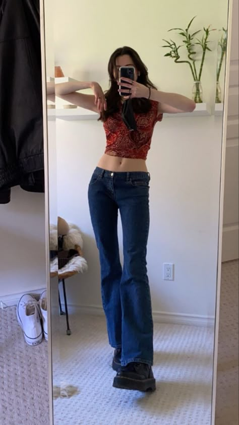 Low Wasted Jeans Outfit, Low Rise Jeans Outfit Aesthetic, Low Wasted Jeans, Low Waisted Jeans Outfit, Low Rise Jeans Outfit, 2022 Outfits, Low Waisted Jeans, Outfits 2000s, Low Waist Jeans