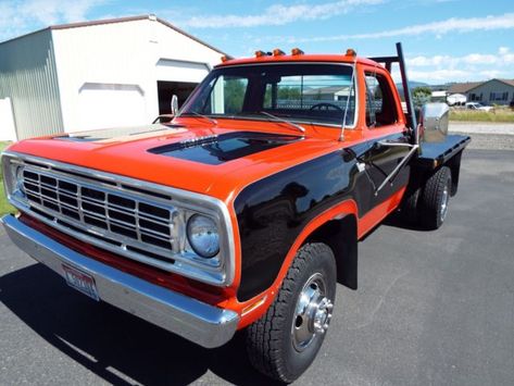 Dodge Dually, Power Wagon For Sale, Dodge 300, Dodge Pickup Trucks, Custom Truck Beds, Vintage Pickup, Dually Trucks, Dodge Pickup, Auto Led