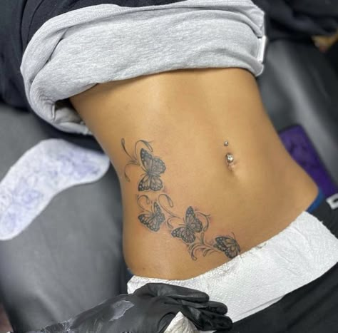 Stomach Tattoos Women, Belly Tattoos, Hand Tattoos For Girls, Cute Hand Tattoos, Pretty Hand Tattoos, Butterfly Tattoos For Women, Tasteful Tattoos, Tattoos Geometric, Spine Tattoos For Women