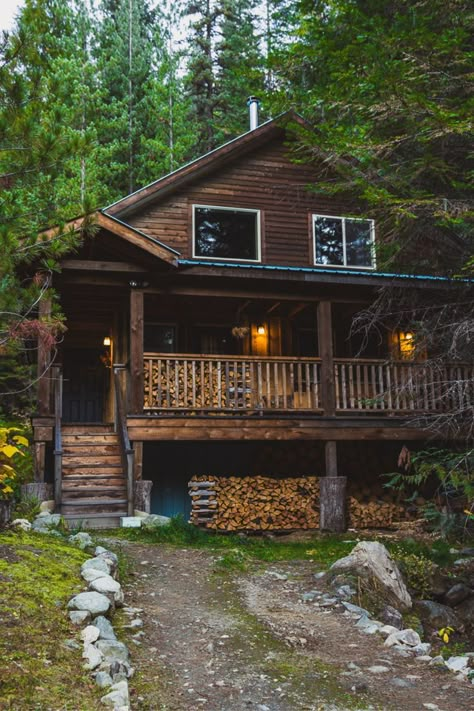 Home Design Blueprints, Alaskan Cabin Off The Grid, Off Grid Clothing, Off Grid Family Home, Off Grid Farmhouse, Off Grid Mountain Cabin, Big House In Woods, Of The Grid Living, Living In A Forest