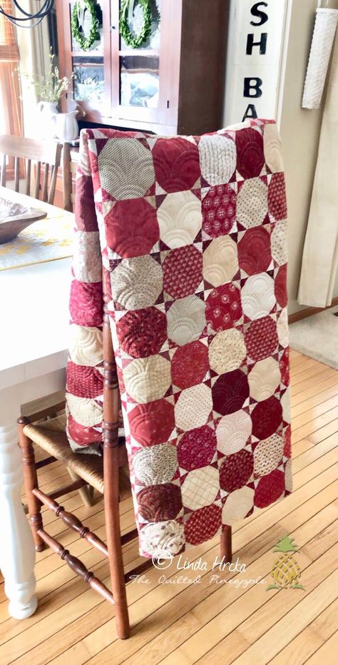 Baby Things To Sew, Block Quilt Ideas, Things To Sew, Snowball Quilts, Two Color Quilts, White Quilts, Red And White Quilts, Block Quilt, Quilt Care