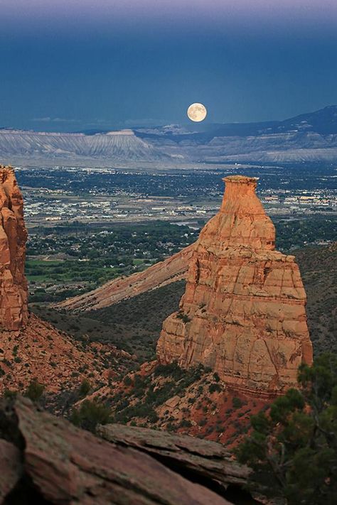 Grand Junction - parts of this town could be in a sci-fi movie due to it's landscape.  I've heard it's a great place to retire to due to their climate. Colorado National Monument, Grand Junction Colorado, Living In Colorado, Estes Park Colorado, Breckenridge Colorado, Camping Destinations, Aspen Colorado, Grand Junction, Have Inspiration