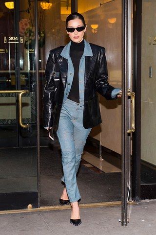 University Fashion, Casual Denim Jacket, Denim Jacket Outfit, Bella Hadid Style, Columbia University, Black Outfits, Looks Street Style, Trending Sunglasses, Nyc Fashion