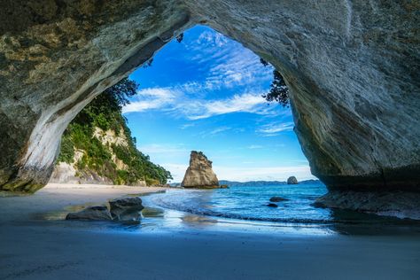 Pink Sand Beaches, Cathedral Cove, New Zealand Itinerary, Eco Materials, Sea Cave, Bay Of Islands, Travel New Zealand, Best Landscape, Secluded Beach