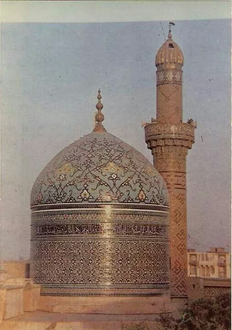 Mazar e aqdas shaikh abdul qadir jeelani iraq Ghouse Azam Dastagir Images, Sheikh Abdul Qadir Jilani, Ghous E Azam, Pics Editing, Abdul Qadir Jilani, Islamic Events, Iranian Architecture, History Of Islam, Medina Mosque