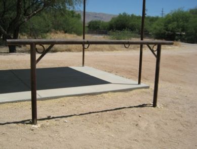 PROCON | Hitching rails Hitching Rail For Horses, Horse Tie Post, Hitching Post For Horses, Horse Projects, Horse Hacks, Barn Stalls, Hitching Post, Farm Plans, Round Pen